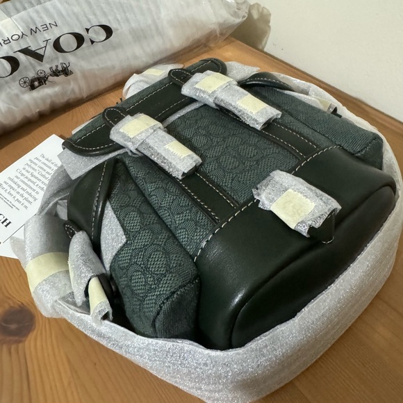 🥰 Coach Hitch Backpack 13 In Micro Signature Jacquard - Picture 7 of 12